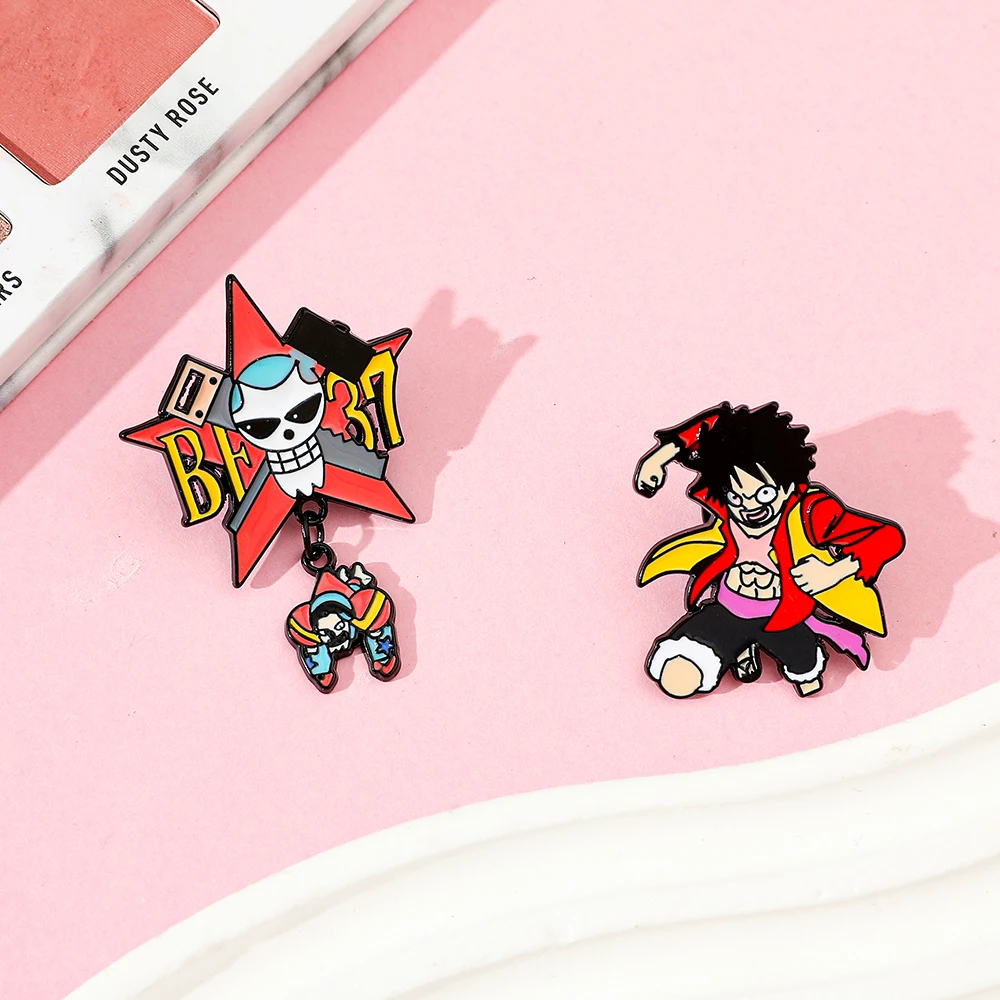 قطعتان من دبابيس الأنمي الإبدا - مراجعة Anime Cosplay Luffy وسعره